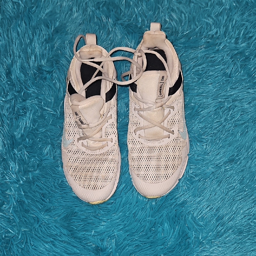 Nike Beige Knit Running Sneakers with Black Collar